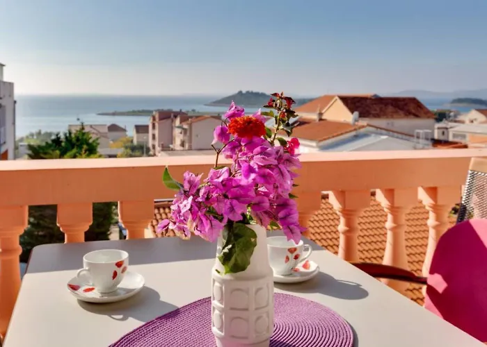 Tanja شقة باكوشتاني